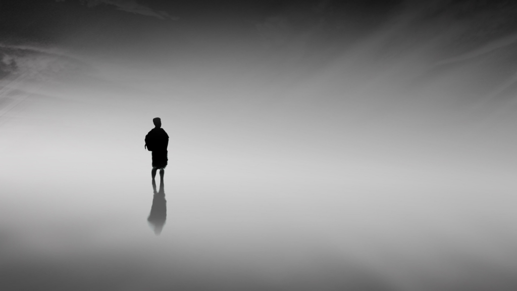 Homem sozinho em um vazio